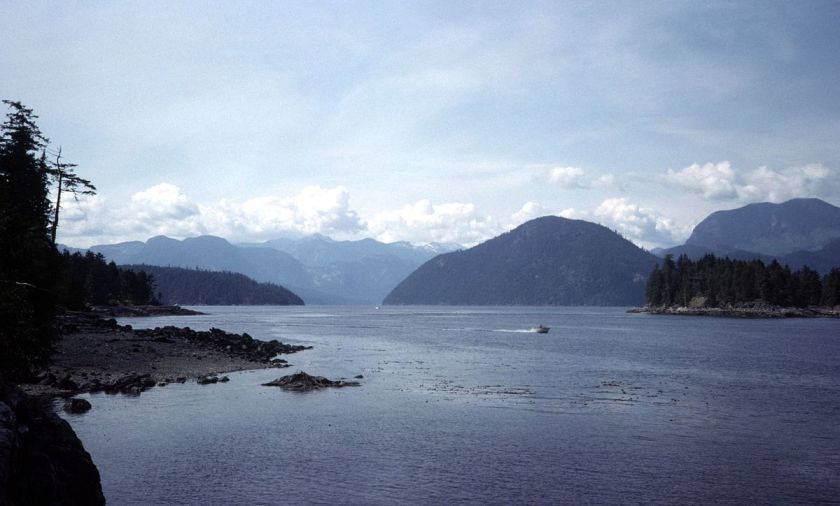 Sechelt_Inlet,_1974_02